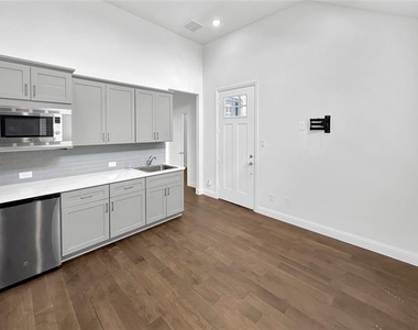 3900 Starlight Creek Drive - Photo Thumbnail 2