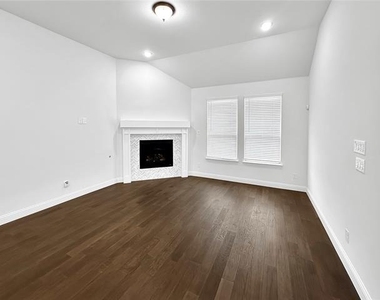 3900 Starlight Creek Drive - Photo Thumbnail 1