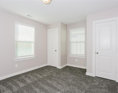 714 Lacewing Drive - Photo Thumbnail 9