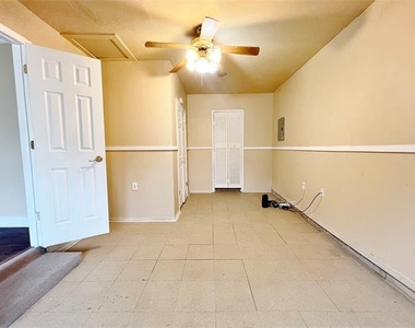 4236 Comanche Street - Photo Thumbnail 11