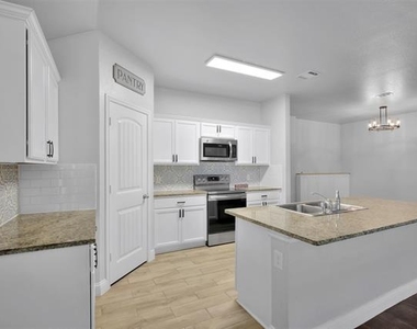 985 Corbitt Lane - Photo Thumbnail 11