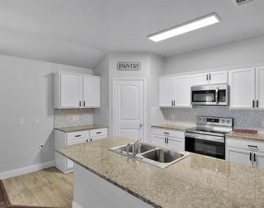 985 Corbitt Lane - Photo Thumbnail 9