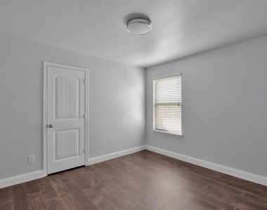 985 Corbitt Lane - Photo Thumbnail 18