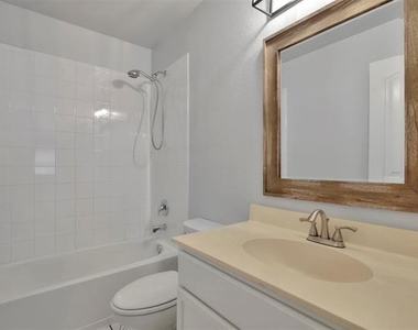985 Corbitt Lane - Photo Thumbnail 17