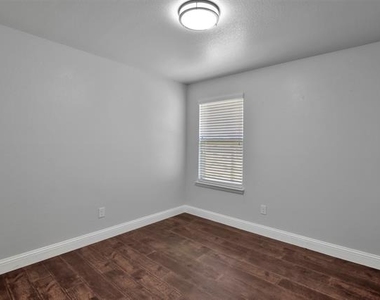 985 Corbitt Lane - Photo Thumbnail 23