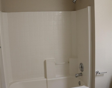 2748 Peach Drive - Photo Thumbnail 10