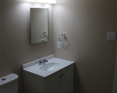 2748 Peach Drive - Photo Thumbnail 16