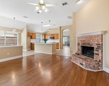 10610 Stone Falls Lane - Photo Thumbnail 4