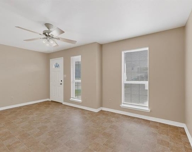 117 W Wilson Avenue - Photo Thumbnail 4