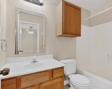 117 W Wilson Avenue - Photo Thumbnail 17