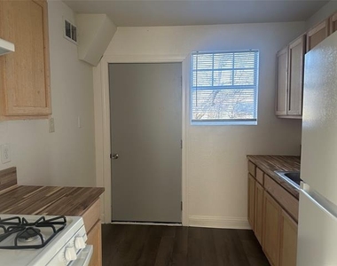 1217 Estelle Street - Photo Thumbnail 5