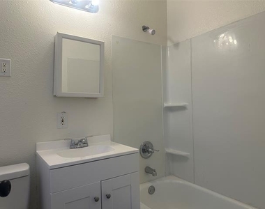1217 Estelle Street - Photo Thumbnail 8