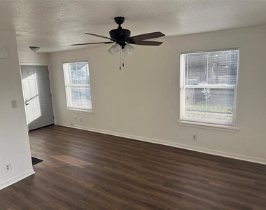 1217 Estelle Street - Photo Thumbnail 9