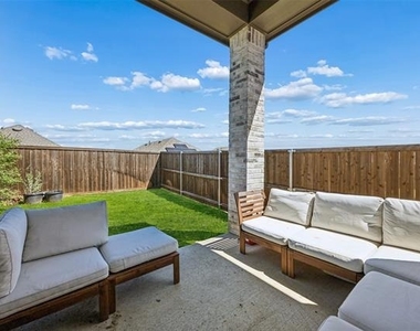 9421 Leisure Pace Lane - Photo Thumbnail 23