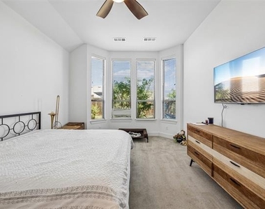 9421 Leisure Pace Lane - Photo Thumbnail 9