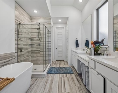 9421 Leisure Pace Lane - Photo Thumbnail 10