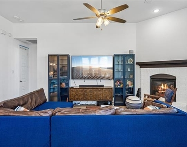 9421 Leisure Pace Lane - Photo Thumbnail 17