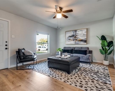 406 Freeman Street - Photo Thumbnail 12