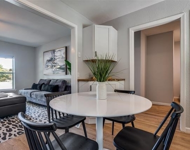 406 Freeman Street - Photo Thumbnail 15