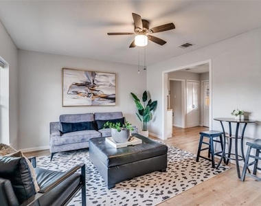 406 Freeman Street - Photo Thumbnail 3