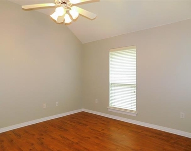 502 Hillcrest Lane - Photo Thumbnail 23
