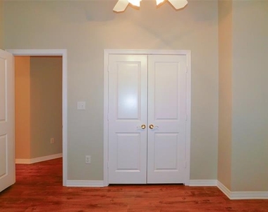 502 Hillcrest Lane - Photo Thumbnail 22
