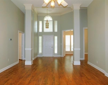 502 Hillcrest Lane - Photo Thumbnail 5