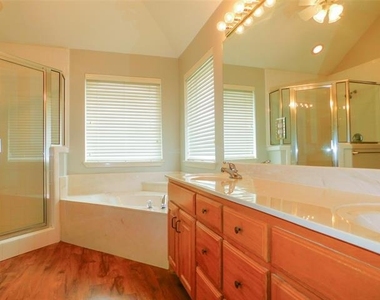502 Hillcrest Lane - Photo Thumbnail 18