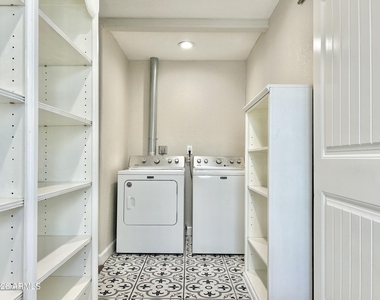 281 S California Street - Photo Thumbnail 8