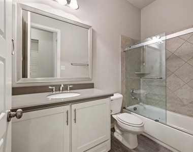 3318 Ridgecross Drive - Photo Thumbnail 19