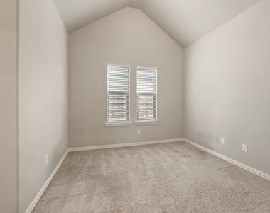 3318 Ridgecross Drive - Photo Thumbnail 23