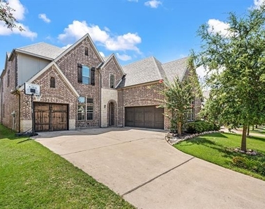 3318 Ridgecross Drive - Photo Thumbnail 4