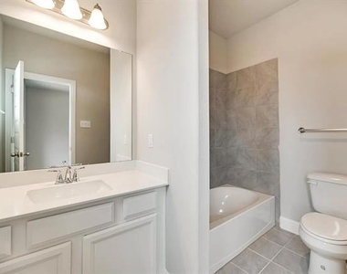 412 Winding Creek Lane - Photo Thumbnail 20