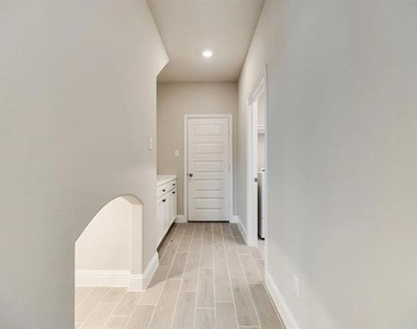 412 Winding Creek Lane - Photo Thumbnail 22