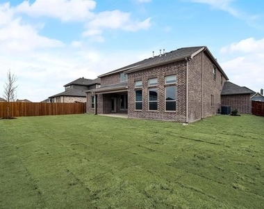 412 Winding Creek Lane - Photo Thumbnail 24
