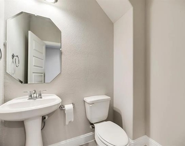 412 Winding Creek Lane - Photo Thumbnail 23