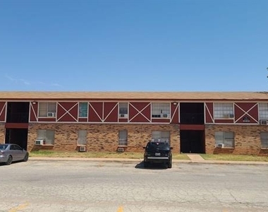 2410 N Willis Street - Photo Thumbnail 2