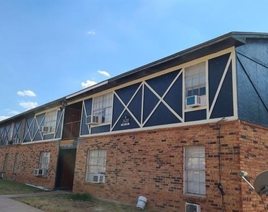2410 N Willis Street - Photo Thumbnail 1