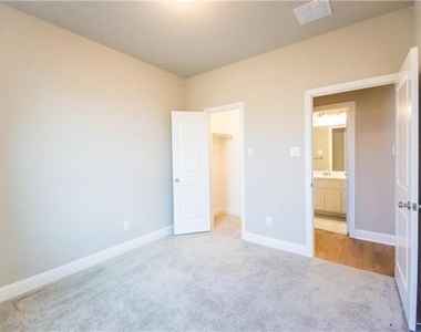 4309 Meadow Hawk Drive - Photo Thumbnail 15