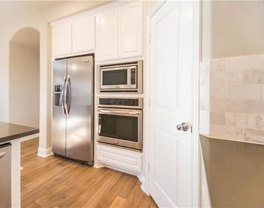 4309 Meadow Hawk Drive - Photo Thumbnail 7