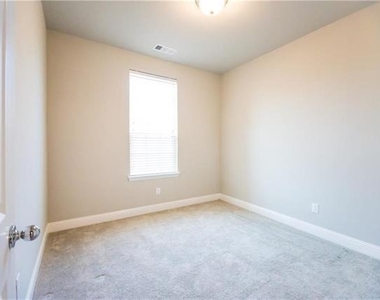 4309 Meadow Hawk Drive - Photo Thumbnail 17