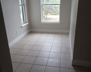 1217 3rd Street - Photo Thumbnail 4