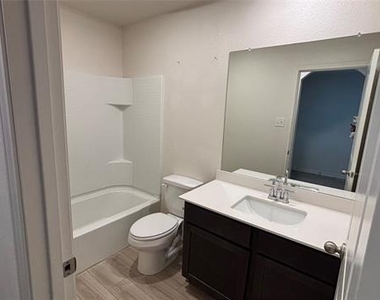 1464 Sunkiss Drive - Photo Thumbnail 3