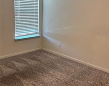 1464 Sunkiss Drive - Photo Thumbnail 4
