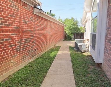 6418 Wildhaven Drive - Photo Thumbnail 31