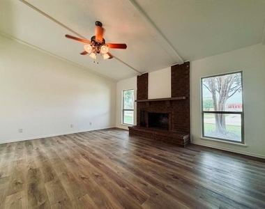 1101 Lombardy Drive - Photo Thumbnail 1