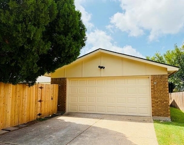 1101 Lombardy Drive - Photo Thumbnail 16