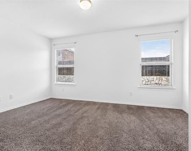 1111 Meadow Side Drive - Photo Thumbnail 6