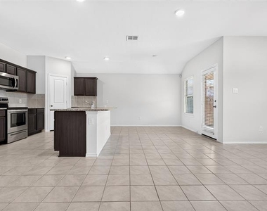 1111 Meadow Side Drive - Photo Thumbnail 8