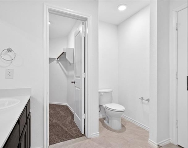 1111 Meadow Side Drive - Photo Thumbnail 4